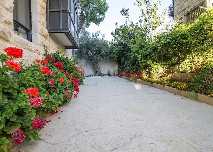 New Luxurious Apt, The Best Location In Jerusalem